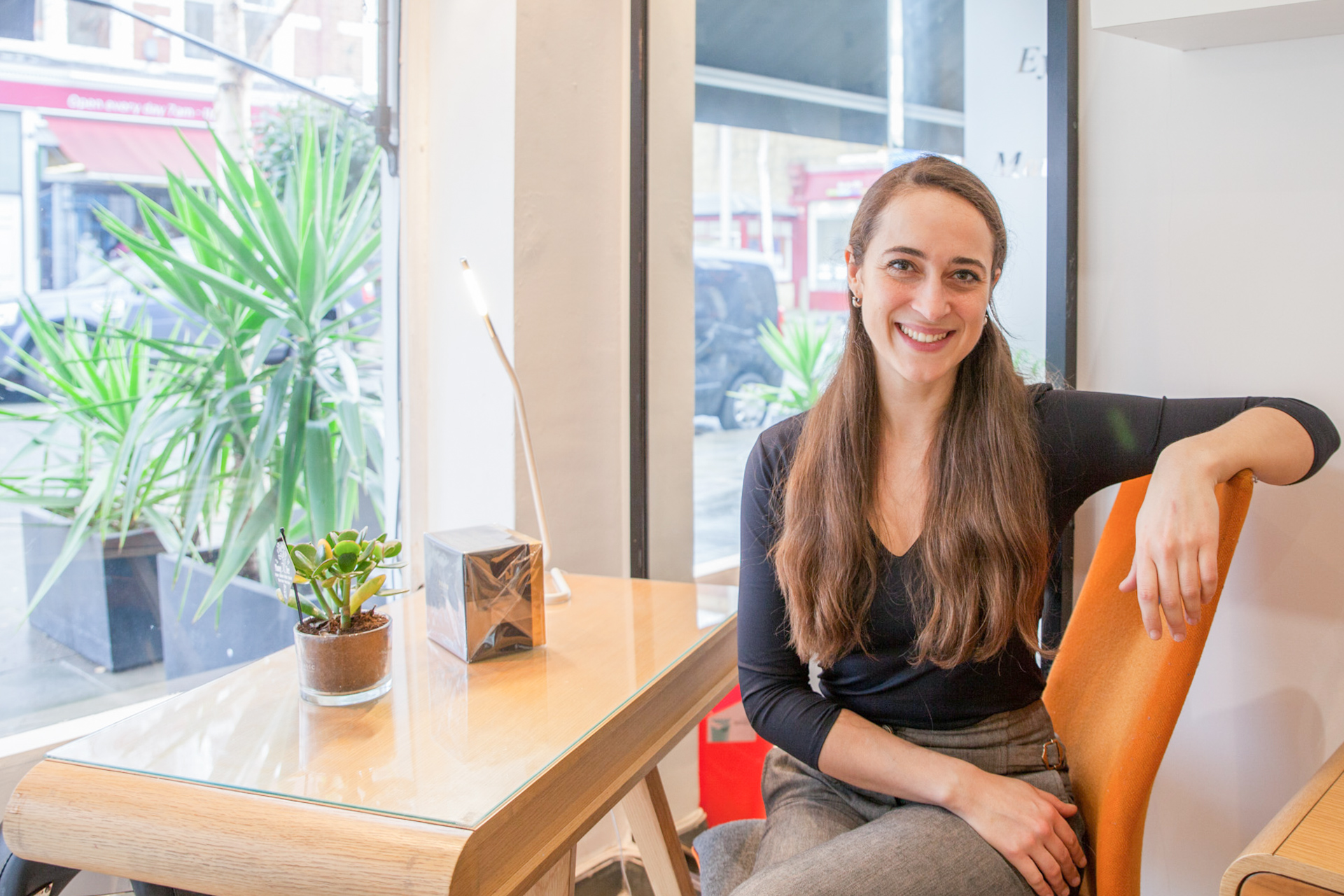 Logo of Veronica Amarelle - Healed Soles