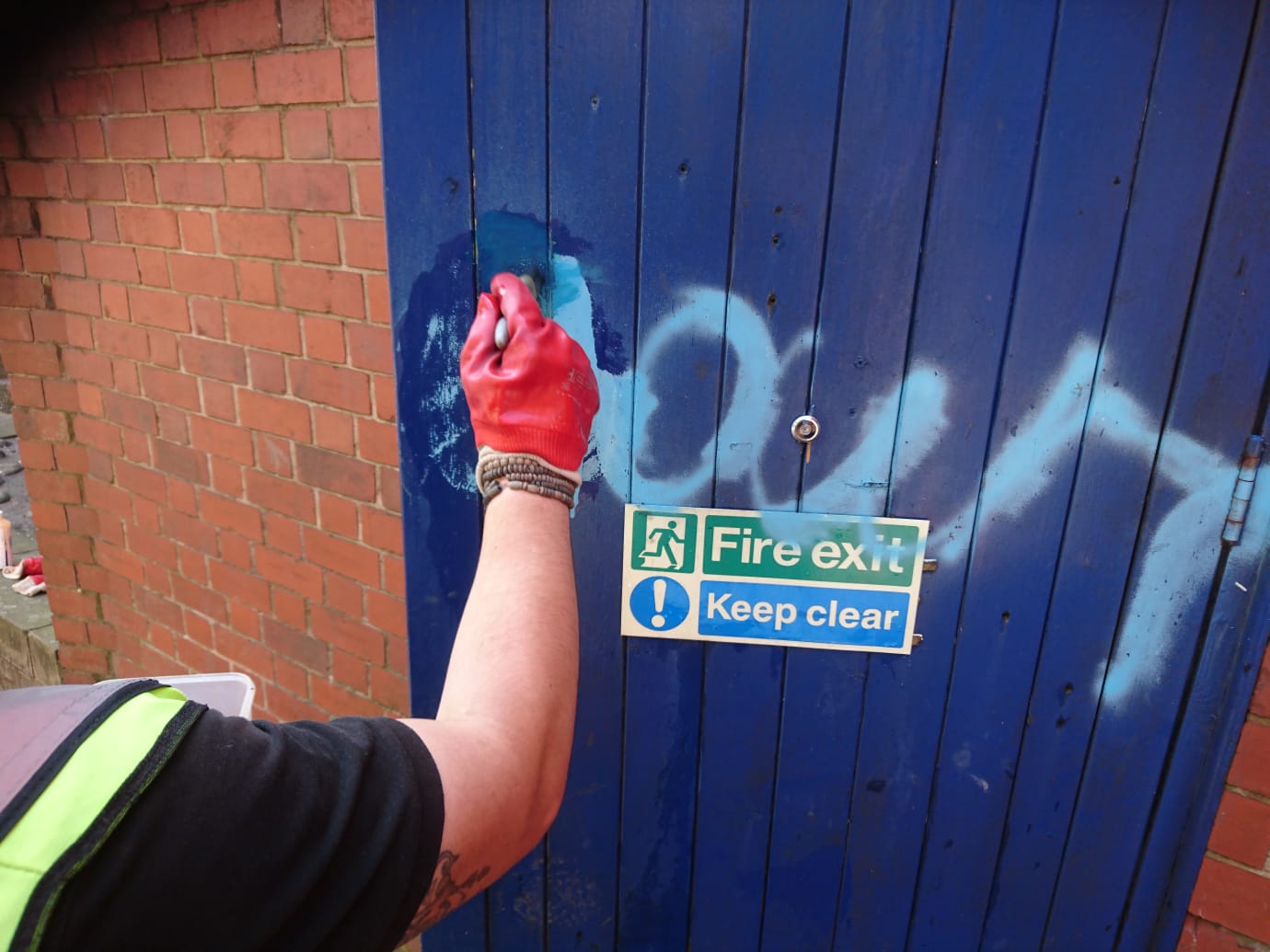 Logo of Serridge Cleaning services