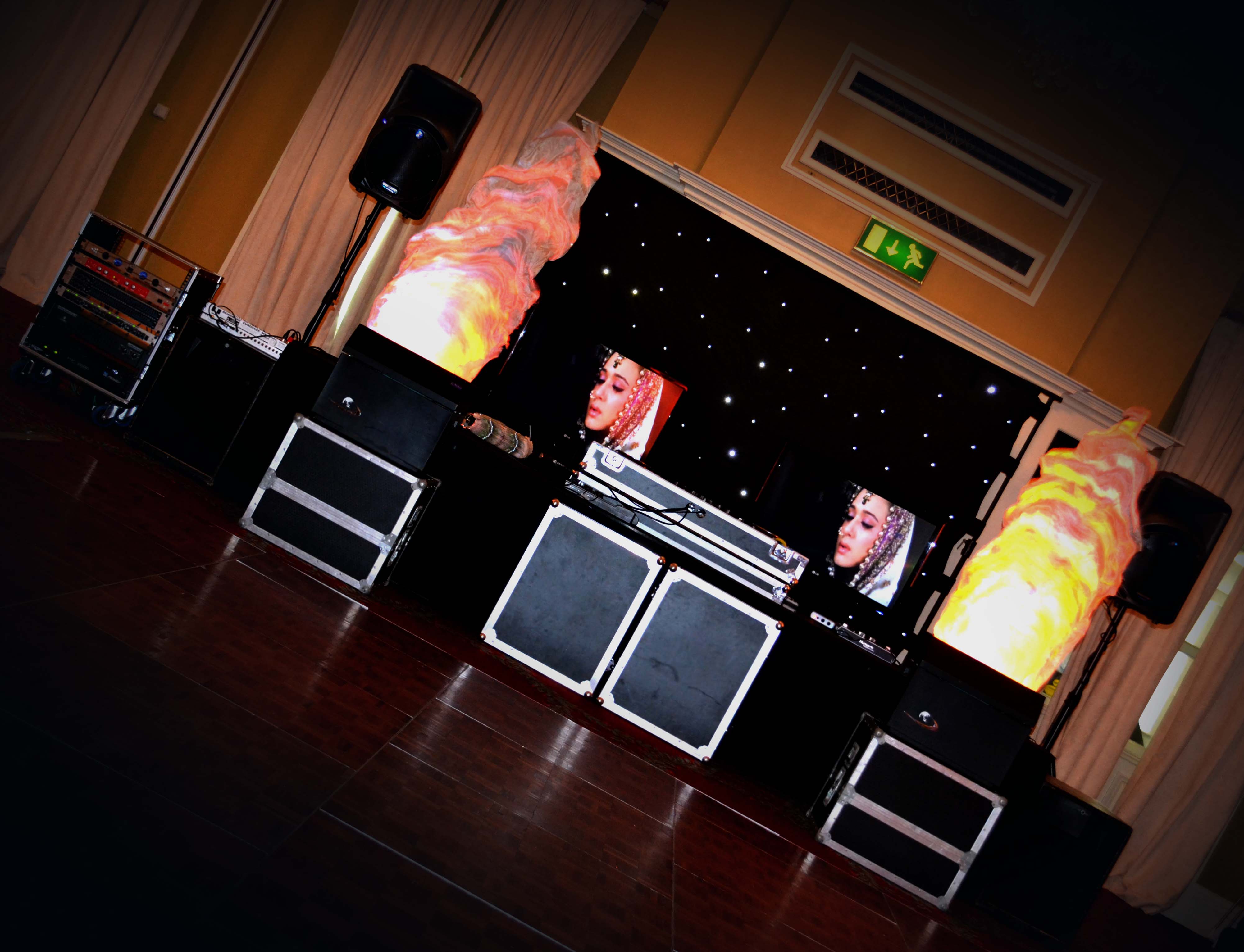 Logo of Dhol Players Manchester Asian DJ Manchester Dhol player Bradford Sheffield Dewsbury Accrington Blackburn Pakistani Dhol Players