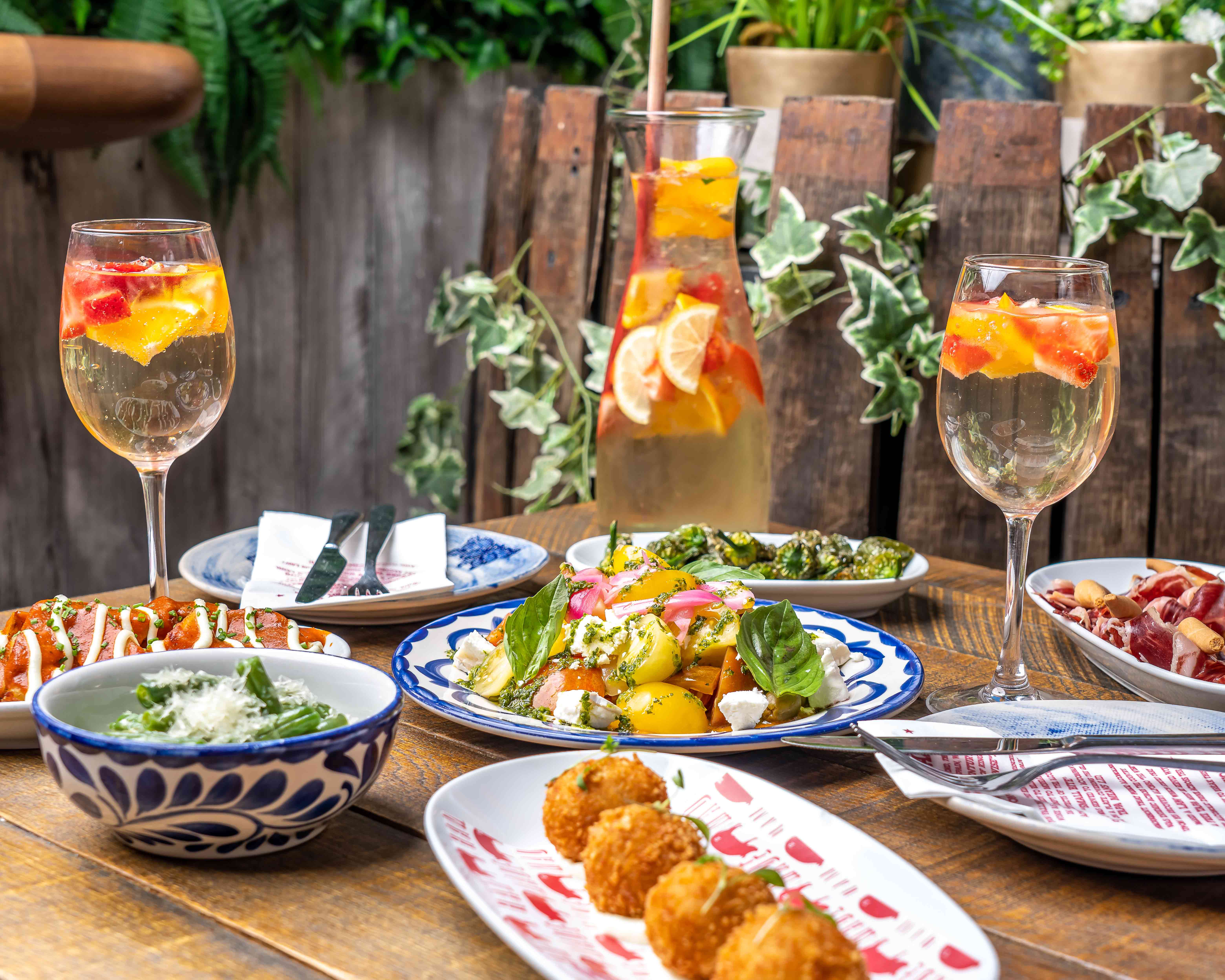 Logo of Tapas Revolution